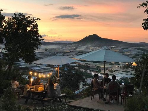10 Best Cafes in Dalat for Sunset &amp; Night View