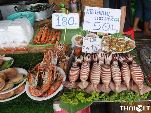 What to Eat at Amphawa Floating Market