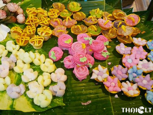 18 Authentic Thai Desserts You Must Try in Thailand