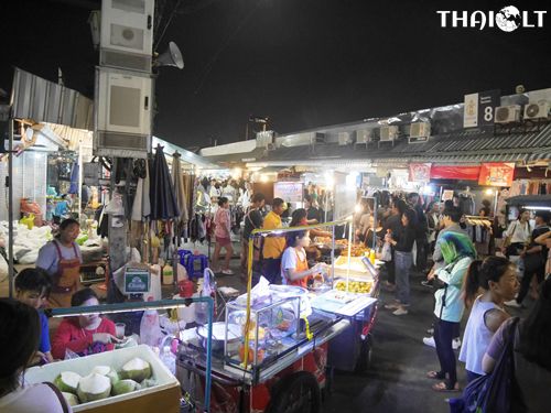 Пятничный ночной рынок Чатучак