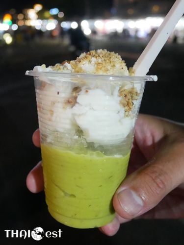 Avocado ice cream (Kem Bo)