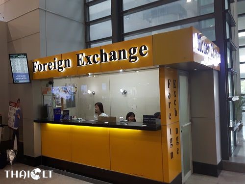Independent money changers at Manila Airport Terminal 3
