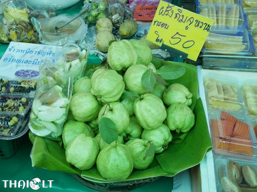 Fruits You Should Try at Taling Chan Floating Market, Bangkok