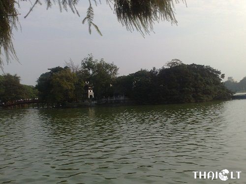 Hoan Kiem Lake & Ngoc Son Temple