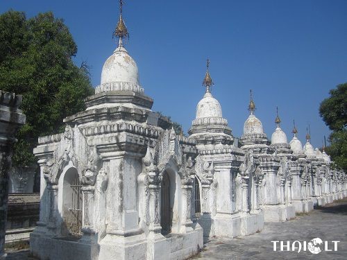 Kuthodaw Pagoda - The world's largest book Mandalay