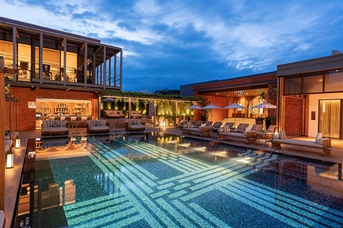 Best Chiang Mai Hotels with Pool Bar