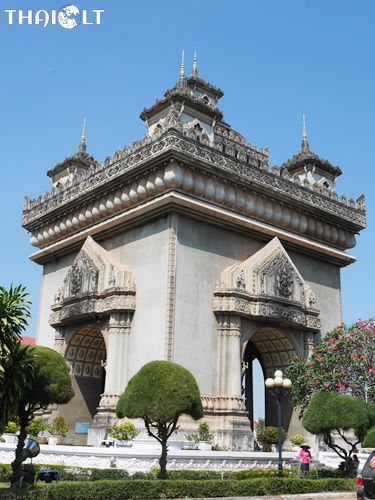 Patuxai – Victory Gate Monument in Vientiane, Laos