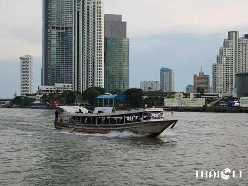 Bangkok River Boats - Chao Phraya Express Boat Service