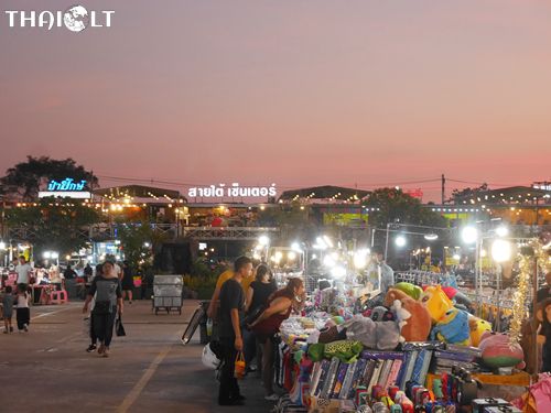 Sai Tai Mai Center Night Market – Shopping in Bangkok
