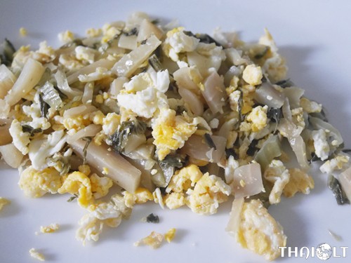 Stir-fry Pickled Mustard Green with Egg 