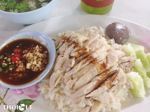 Khao Man Gai (Chicken Rice) 
