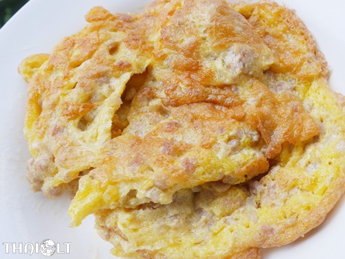 Kai Jeow Moo Sab (Thai Omelette)