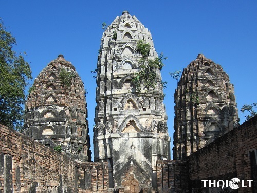 Khmer style temples in Sukhothai Historical Park